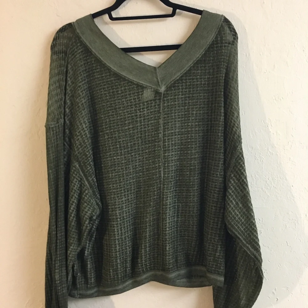 We The Free Oversized Sweater Size Small Green V Neck Lightweight Boho - Picture 8 of 12